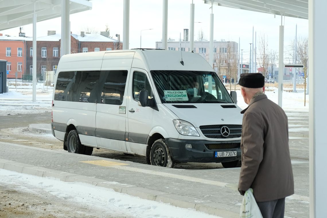 Autobusy wracają na mapę powiatu. Jak powiat opolski walczy z „białymi plamami” komunikacyjnymi