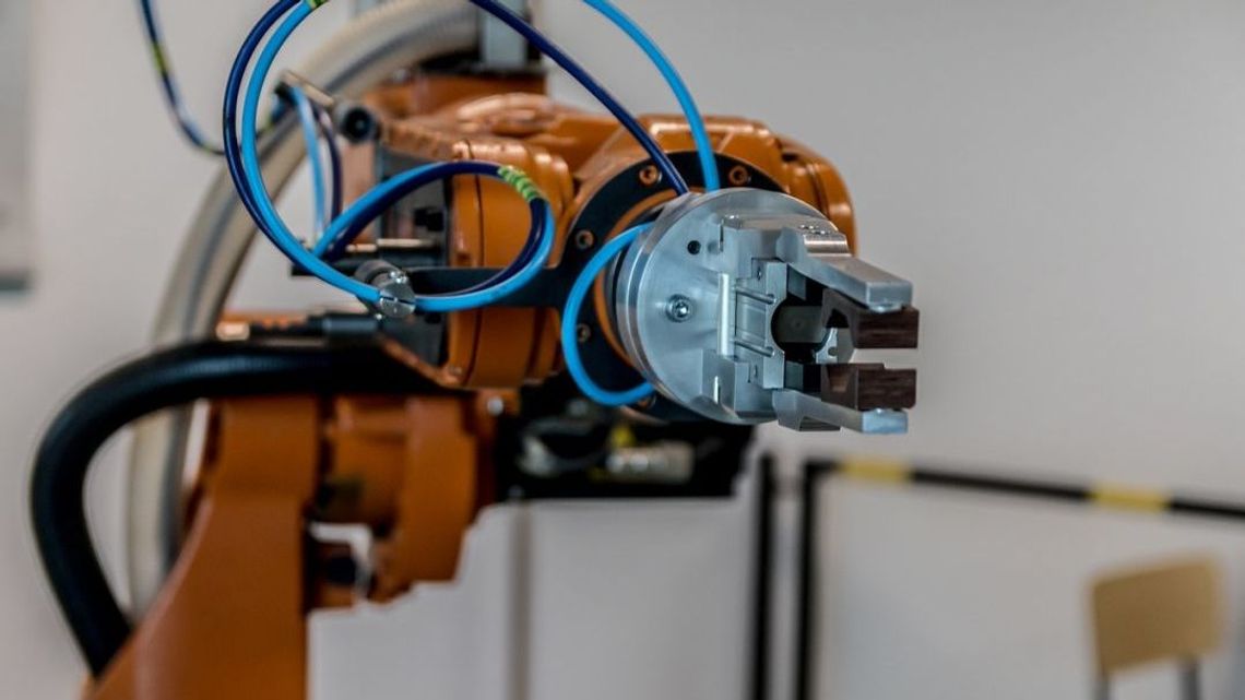 Automatyka przemysłowa – korzyści czy zagrożenia?