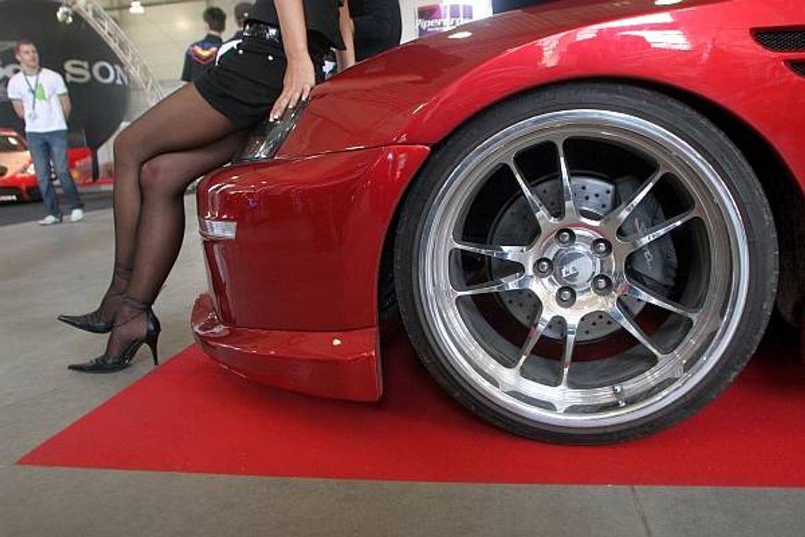 Autosalon 2012: Samochody, biura podróży i car audio Autosalon 2012: Samochody, biura podróży i car audio