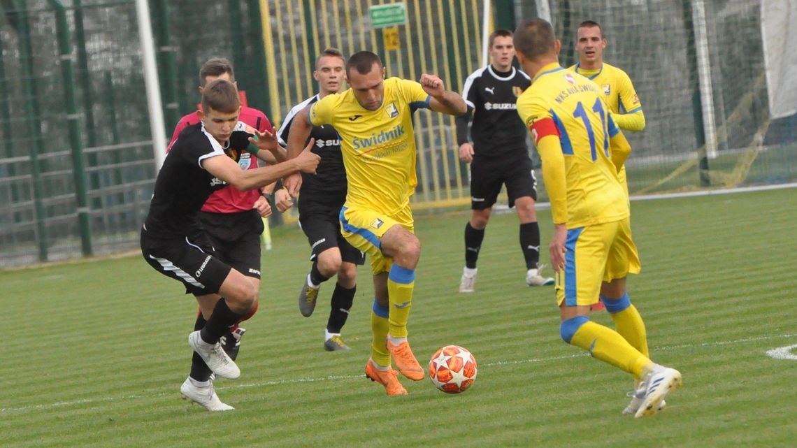 Avia – Korona II 2:1. Lider znowu bez punktów