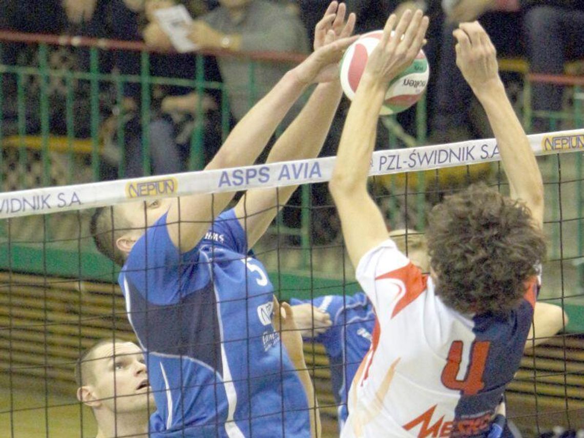Avia – STS 3:0, MOSiR – Cukrownik 3:1, Trójka – Zawkrze 3:0 