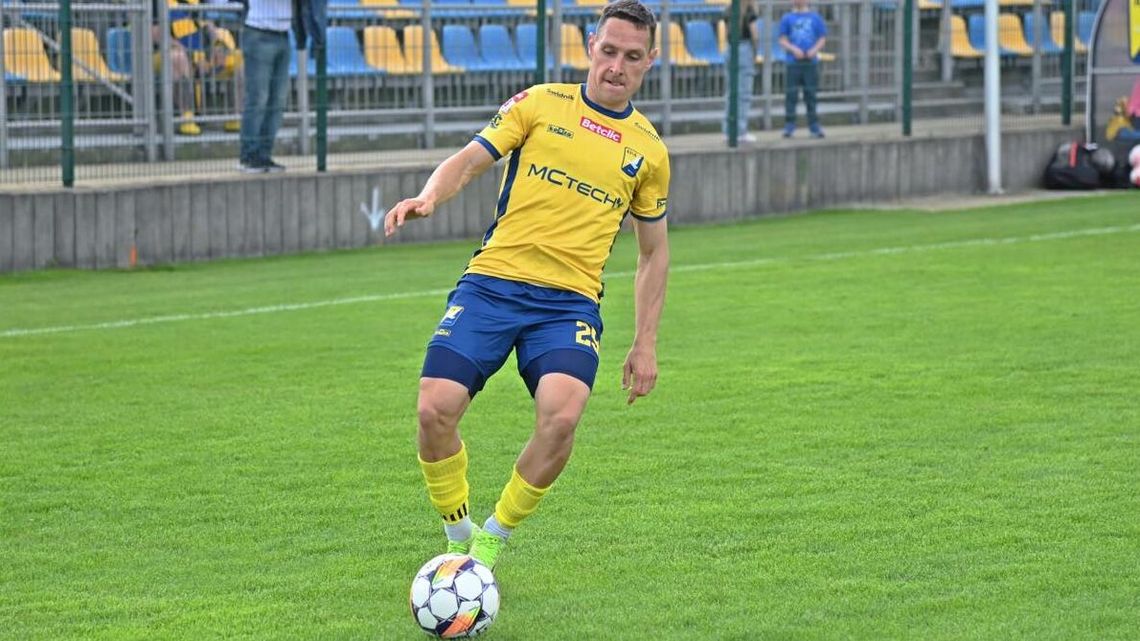 Avia wygrała derby z Lewartem, czerwona kartka ustawiła mecz Avia wygrała derby z Lewartem, czerwona kartka ustawiła mecz