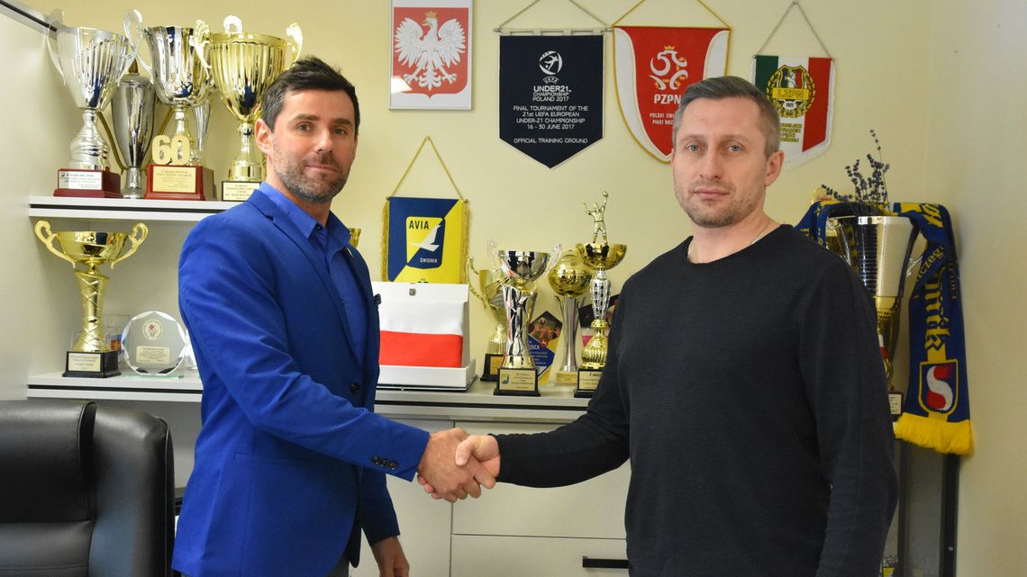 Avia wzmocniła sztab, ale osłabiła obronę?