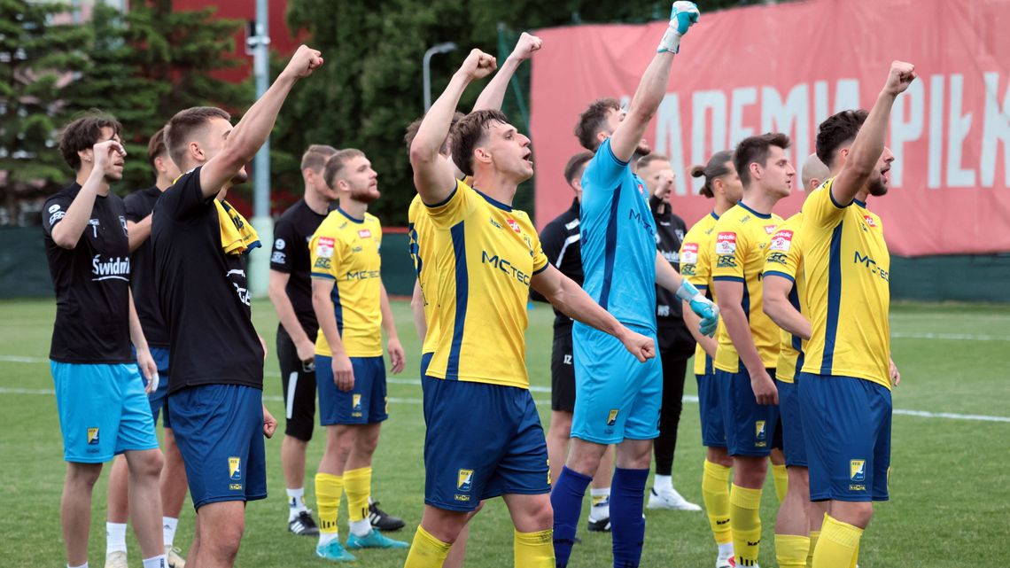 Avia znowu lepsza od Świdniczanki. O utrzymanie jeszcze będą musieli się postarać