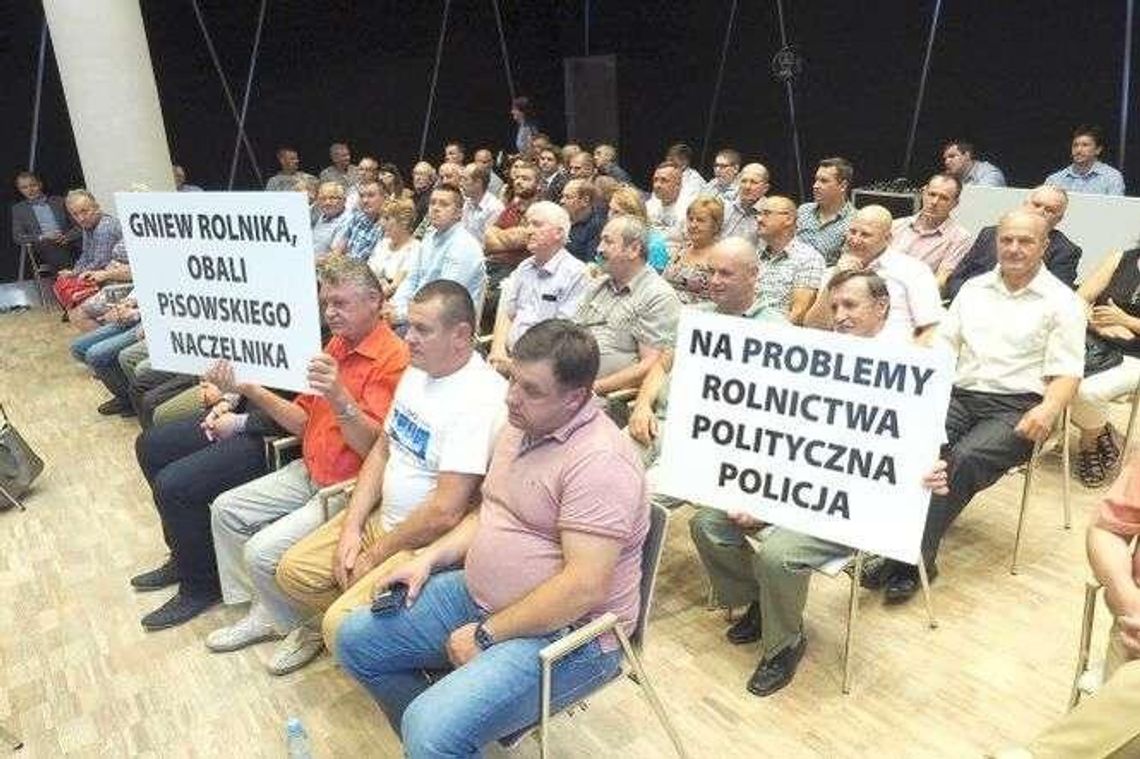 Awantura i łzy rolnika na sesji sejmiku. Radny: "Ta sesja to PR-owski zabieg"