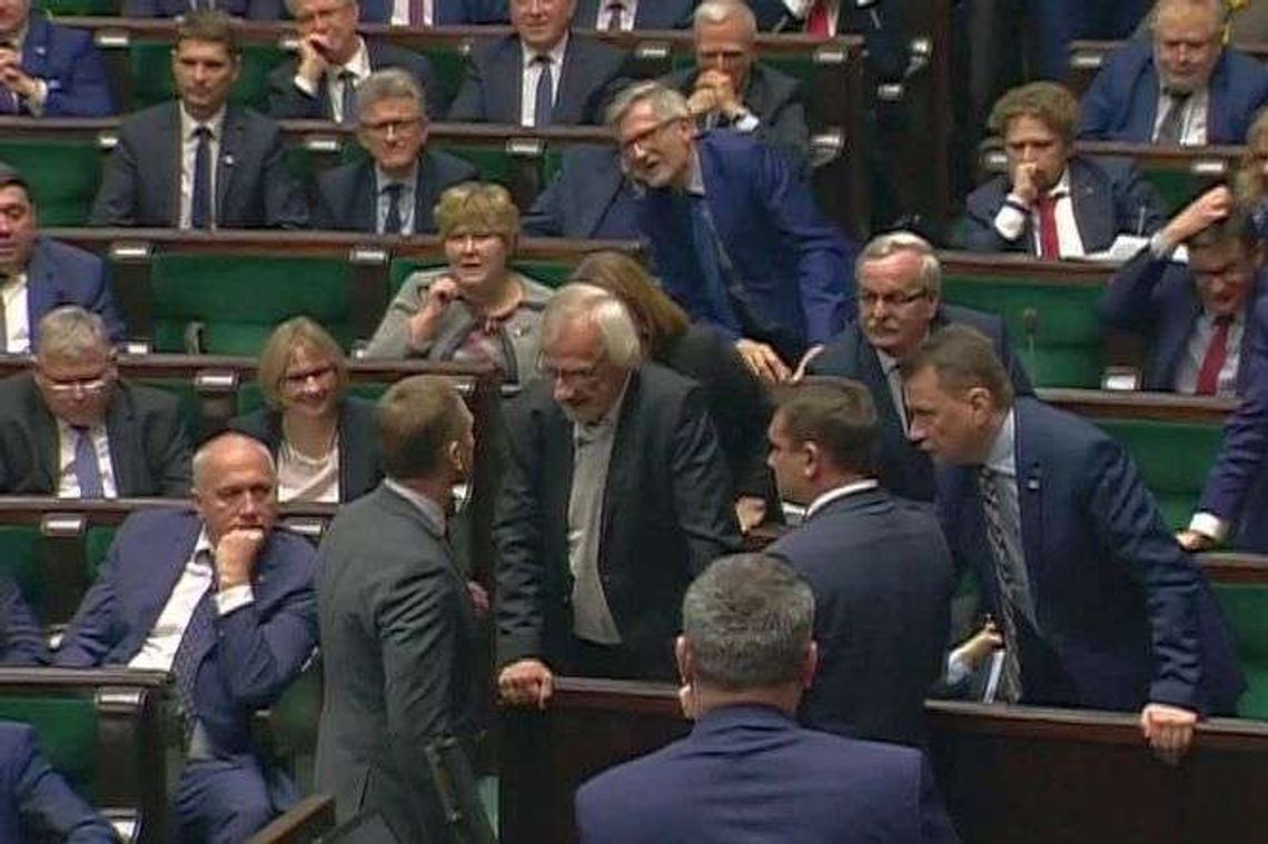 Awantura w Sejmie. "Powiedział do mnie pajacu" Awantura w Sejmie. "Powiedział do mnie pajacu"