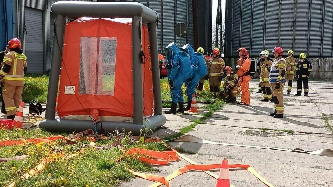 Awaria w dużym zakładzie przemysłowym. Tak ćwiczyli strażacy
