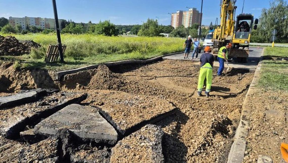 Awaria wodociągu na ul. Filaretów: ruch został juz częściowo przywrócony