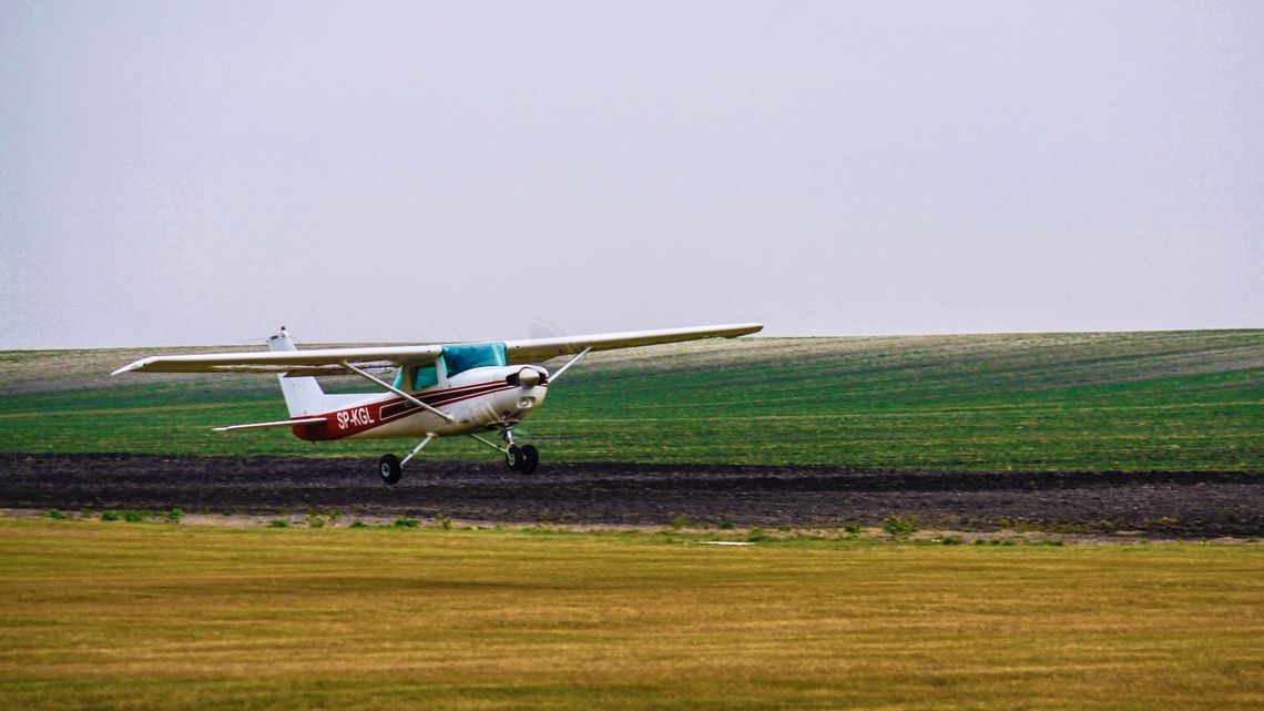 Awaryjne lądowanie samolotu. Za sterami siedział student z Chełma