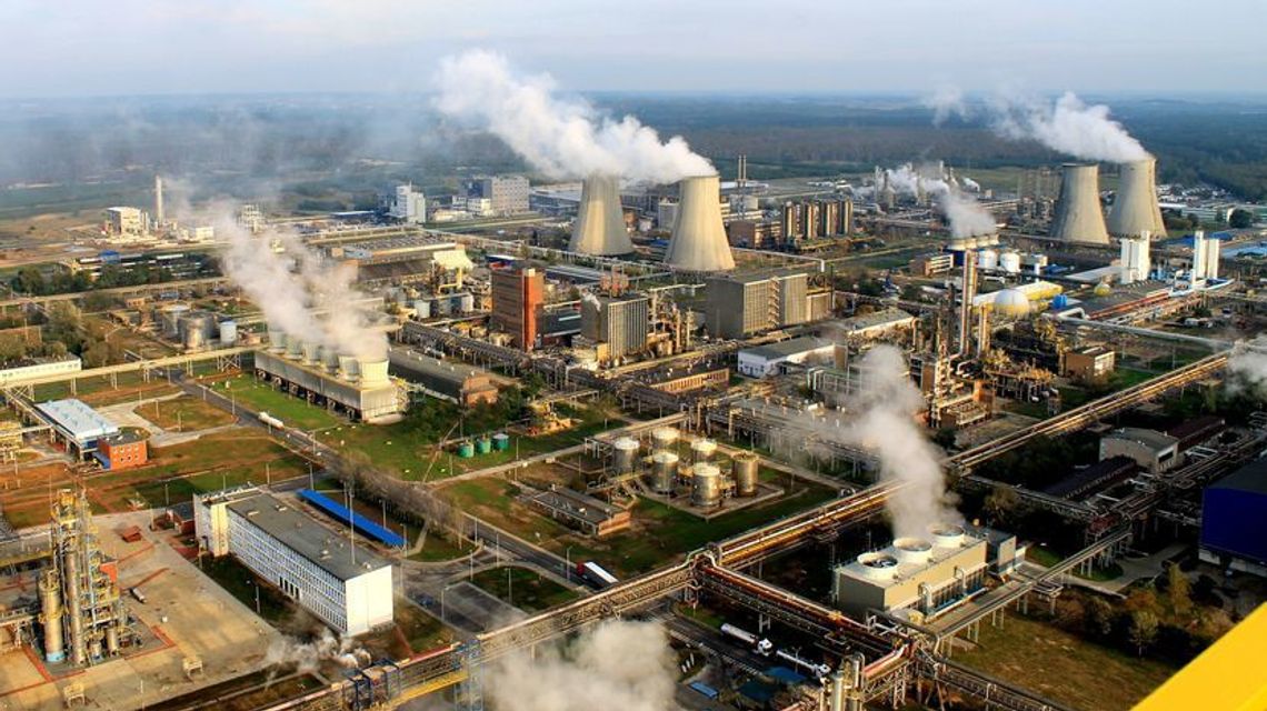 Azoty: Samochody kadry kierowniczej wypożyczone szpitalom Azoty: Samochody kadry kierowniczej wypożyczone szpitalom