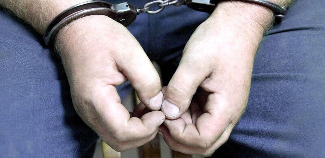 Babcia nie dała się nabrać fałszywemu wnuczkowi. Policja zatrzymała oszusta