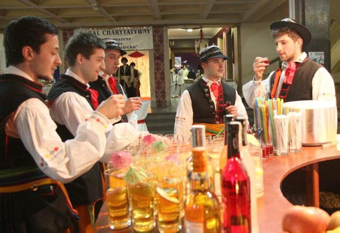 Bal Charytatywny dla DSK: Zabawa trwała do rana (zdjęcia)