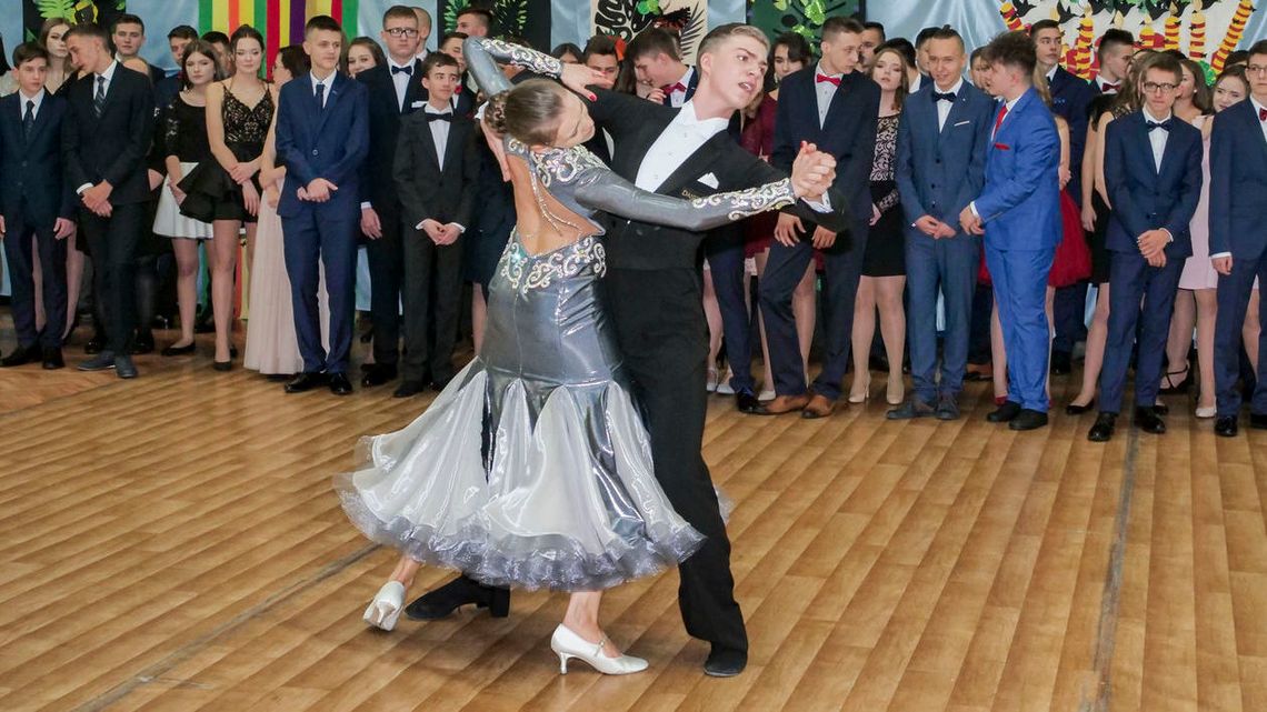 Bal gimnazjalny i ósmoklasistów w SP nr 16 im. Fryderyka Chopina w Lublinie [zdjęcia]