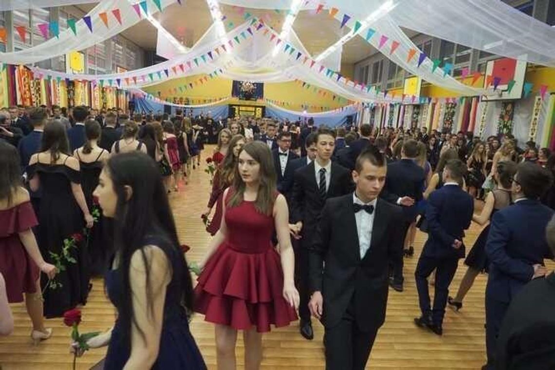 Bal gimnazjalny w SP nr 16 w Lublinie [zdjęcia]