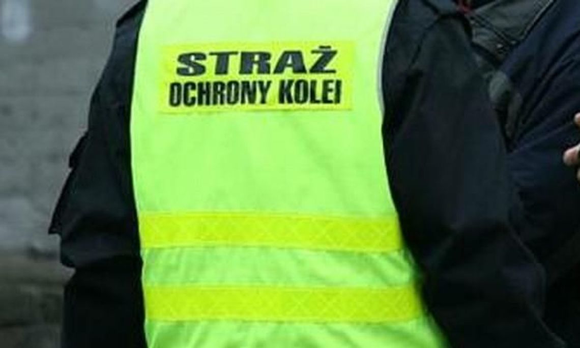 Bandyci awanturowali się w pociągu, pomalowali przedział flamastrem Bandyci awanturowali się w pociągu, pomalowali przedział flamastrem