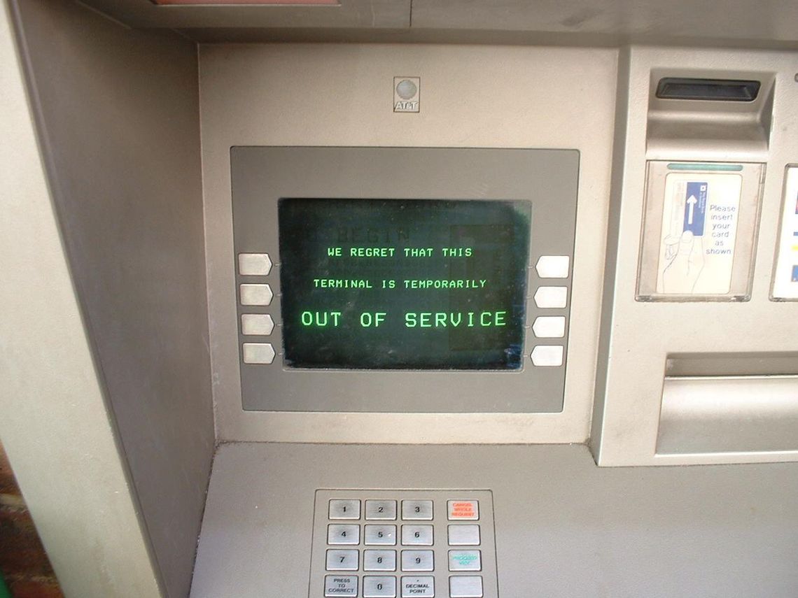 Bankomat \"zjadł\" dwa tysiące zł i się zepsuł