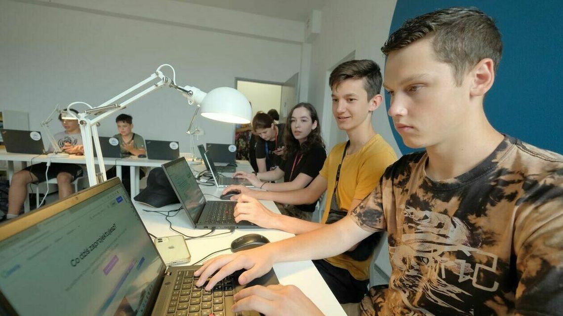 Baobab dostał komputery. Korzystać mogą z nich nie tylko uchodźcy 