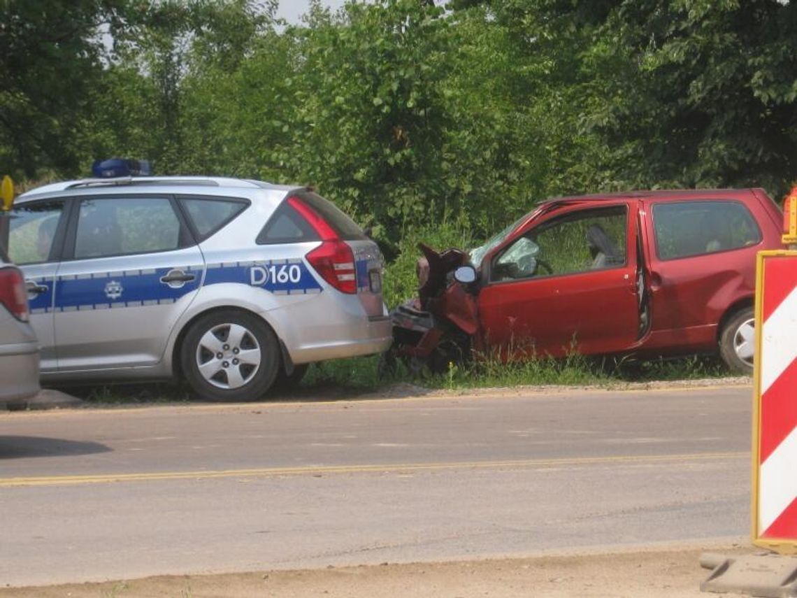 Barak: Renault zderzył się czołowo z ciężarówką