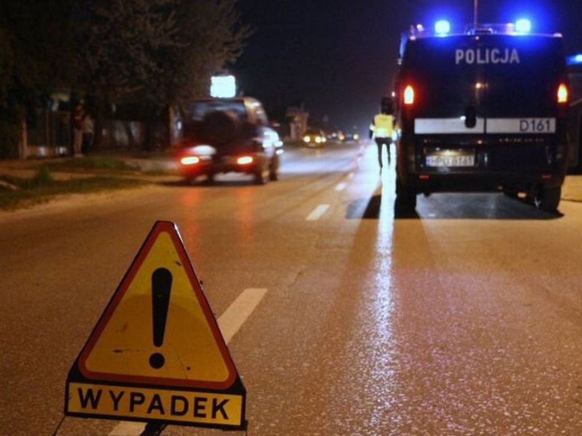 Barak: Zderzenie 3 samochodów i TIR-a. Droga zablokowana