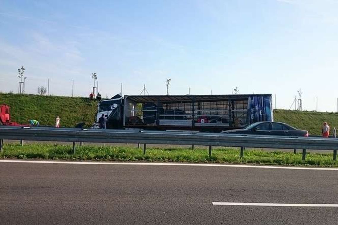 Barak: Zderzenie dwóch ciężarówek na obwodnicy Lublina