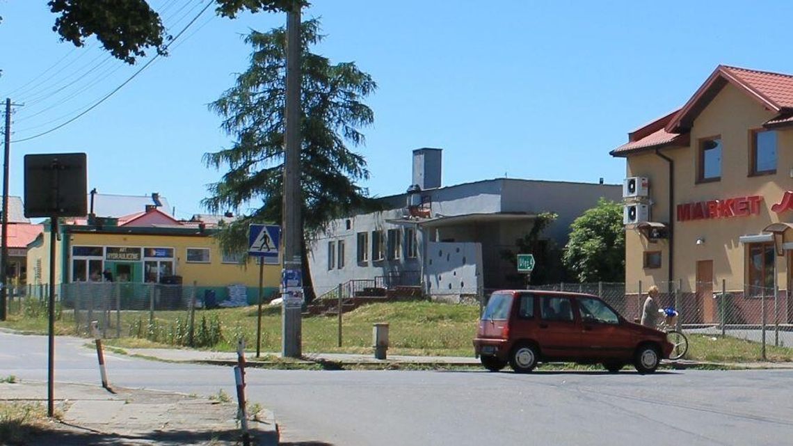 Baranów: Biznes nie wyszedł, działka zarosła