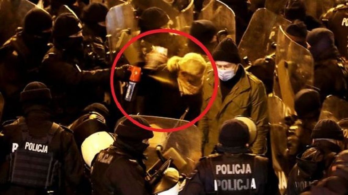 Barbara Nowacka dostała gazem w twarz. Policja zapowiada, że upubliczni nagranie