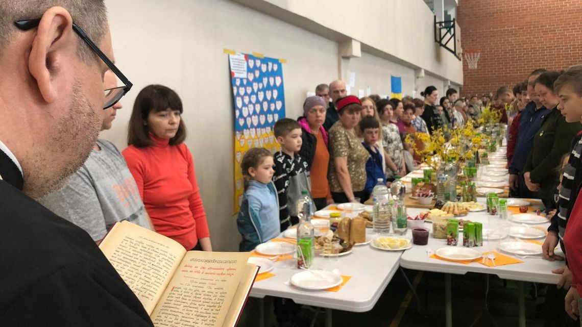 Bardzo smutna Wielkanoc. Pokarmy święcone w punkcie recepcyjnym [zdjęcia]