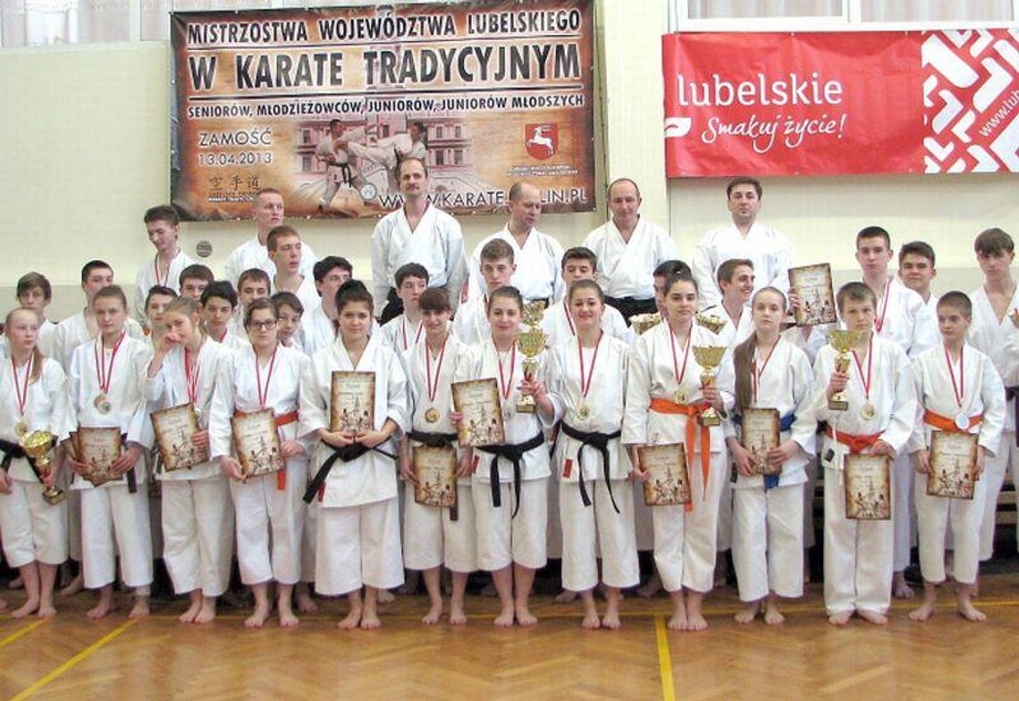 Bartłomiej Kasprzak najlepszym zawodnikiem mistrzostw województwa lubelskiego w karate tradycyjnym Bartłomiej Kasprzak najlepszym zawodnikiem mistrzostw województwa lubelskiego w karate tradycyjnym