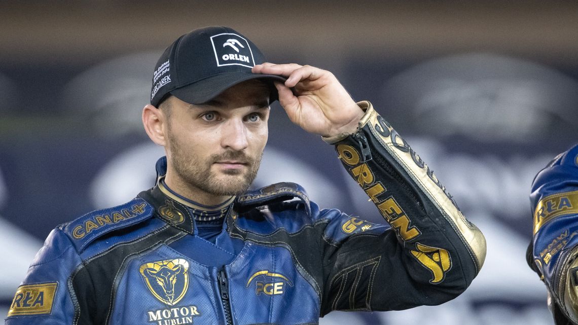 Bartosz Zmarzlik i Orlen wsparli rozwój młodego sportowca wręczając mu nowy motocykl Bartosz Zmarzlik i Orlen wsparli rozwój młodego sportowca wręczając mu nowy motocykl