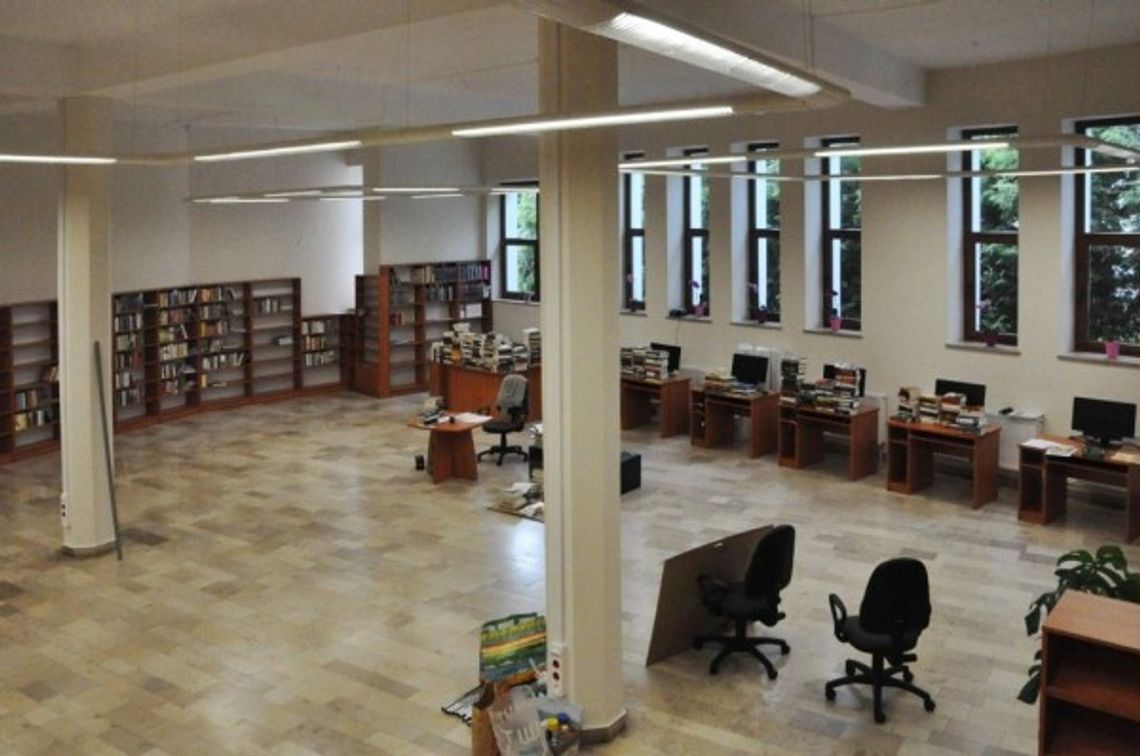 Bazylianówka ma bibliotekę. Na czytelników czeka 4,6 tys. woluminów Bazylianówka ma bibliotekę. Na czytelników czeka 4,6 tys. woluminów