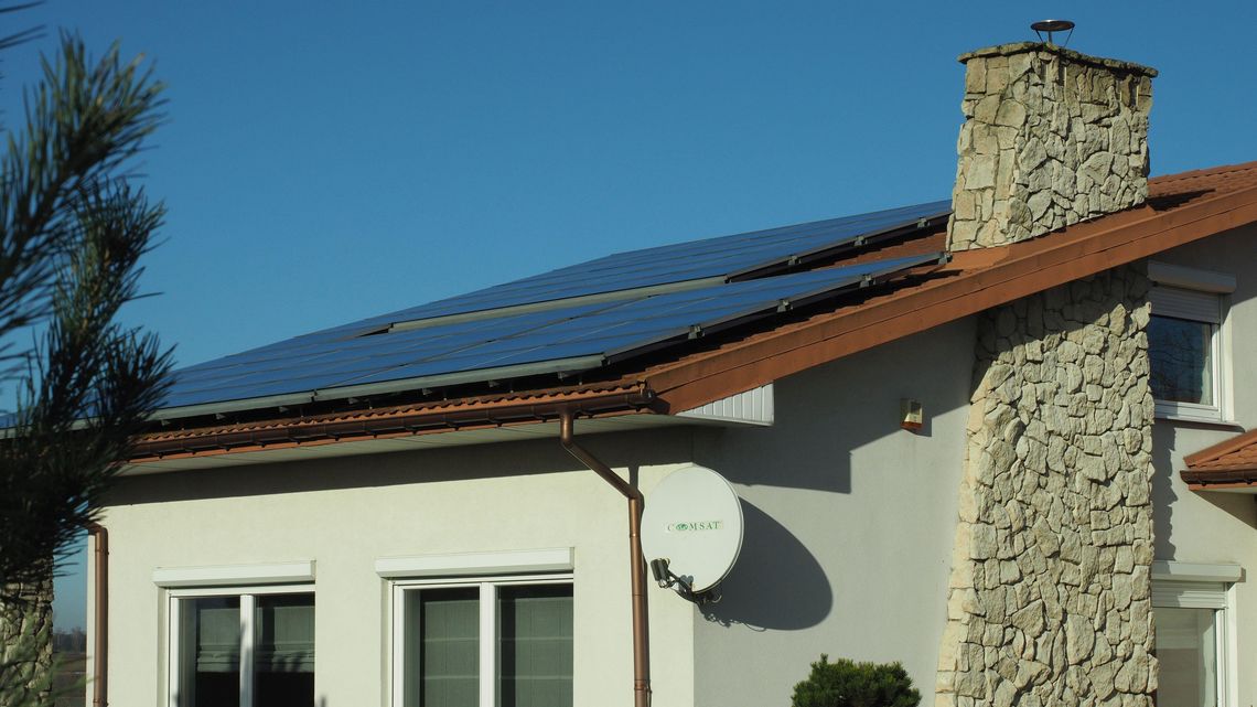 Będą rządowe dotacje na fotowoltaikę. Kto będzie mógł się starać o 5000 zł z programu "Mój prąd"?