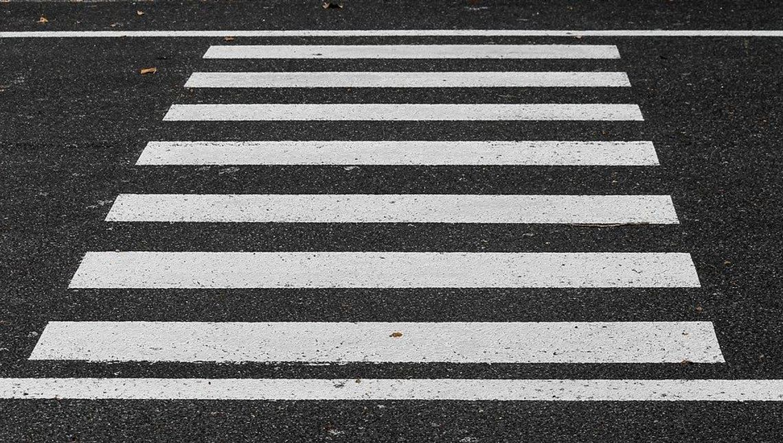 Będą zmiany na drodze wojewódzkiej. Zaczyna się budowa chodnika i ścieżki rowerowej w Sadurkach 