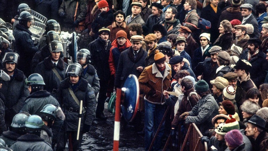 "Będzie dobrze, trzeba tylko wszystko zmienić". Zdjęcia Chrisa Niedenthala w Galerii Labirynt