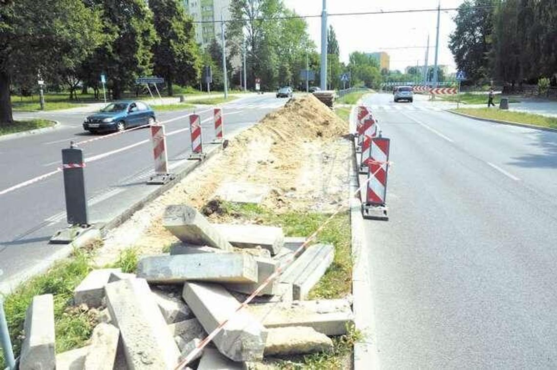 Będzie niewygodnie, będzie równo. Zamykają odcinek ul. Bohaterów Monte Cassino Będzie niewygodnie, będzie równo. Zamykają odcinek ul. Bohaterów Monte Cassino