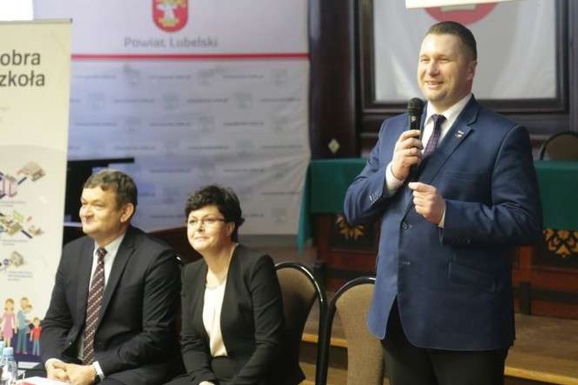 Będzie potrzeba nowych etatów w szkołach? Dyrektorzy mówią inaczej Będzie potrzeba nowych etatów w szkołach? Dyrektorzy mówią inaczej