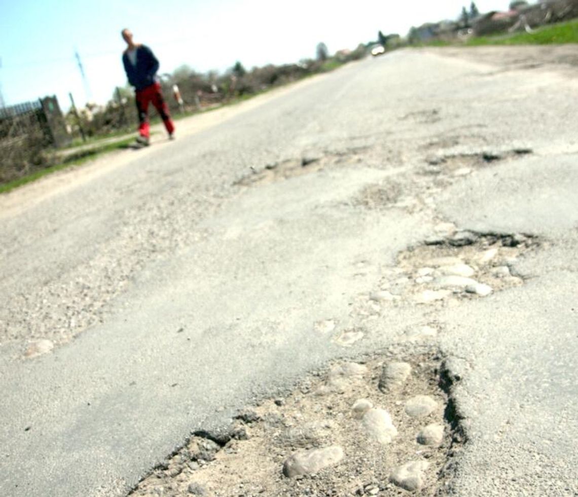 Będzie remont dziurawej drogi w Świdniczku Będzie remont dziurawej drogi w Świdniczku