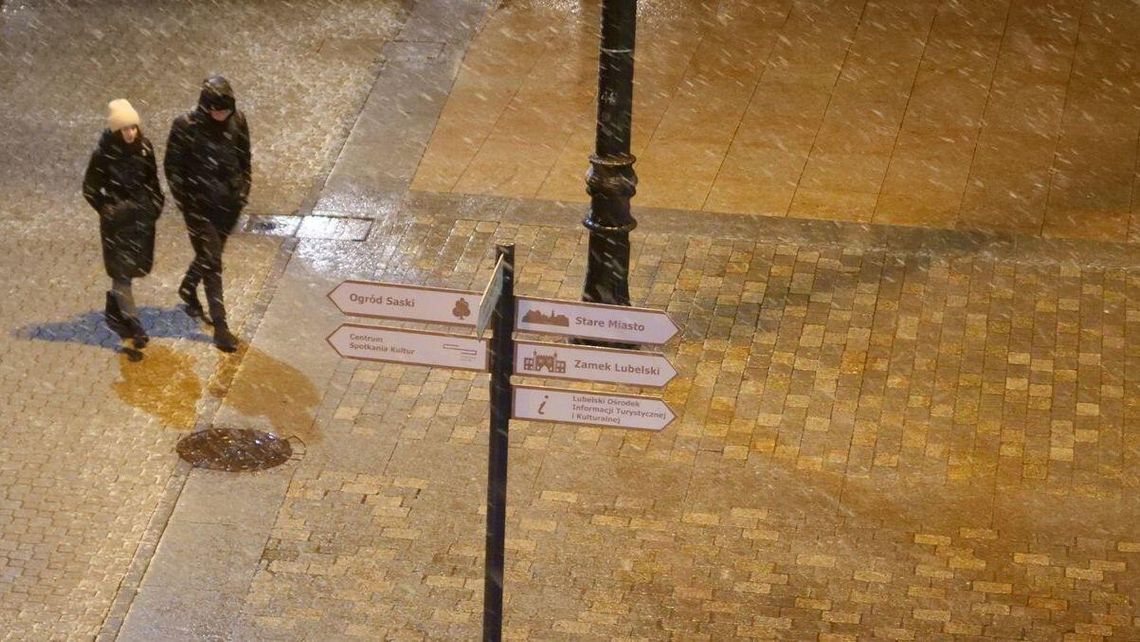 Będzie ślisko. IMGW ostrzega o oblodzeniu