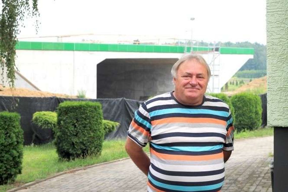 Będzie żył z obwodnicą za płotem. "Nie mam wyjścia"