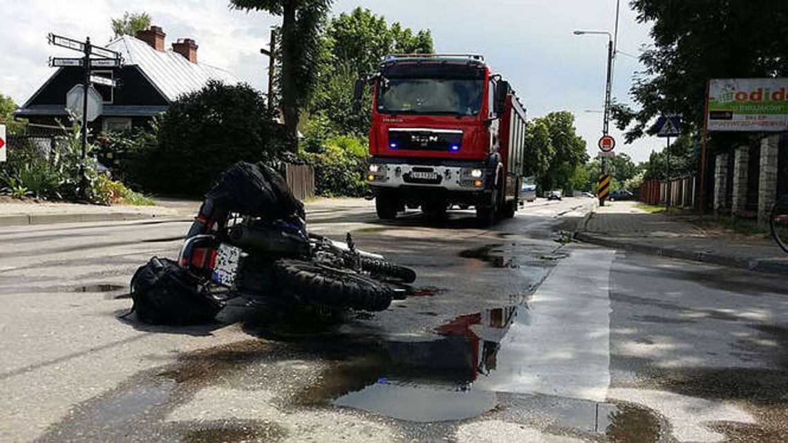 Bełżyce: Zderzenie motocykla z vw golfem (zdjęcia)