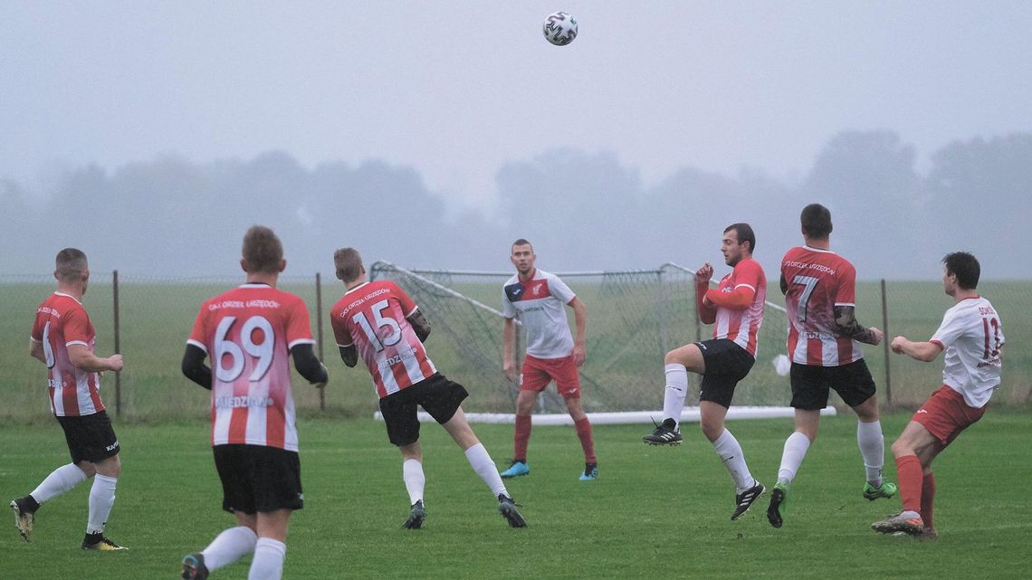 Bez kibiców, bez transmisji i z kłopotami. Jak kluby piłkarskie z regionu poradziły sobie z lockdownem