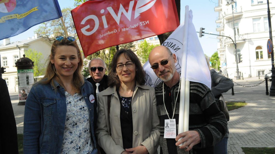 Bez maseczki w szkole i do pracy na kwarantannie. Lubelscy nauczyciele ukarani