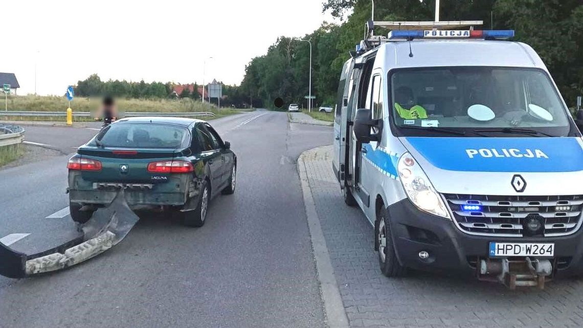 Bez prawa jazdy, z promilami i… z oderwanym zderzakiem