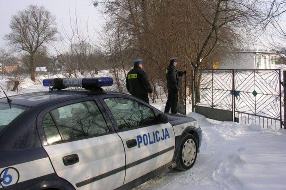 Bezdomni zamarzali. Uratowali ich policjanci Bezdomni zamarzali. Uratowali ich policjanci