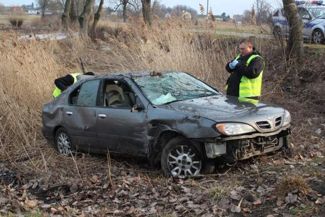 Bezek: Dachował samochód, jedna osoba zginęła