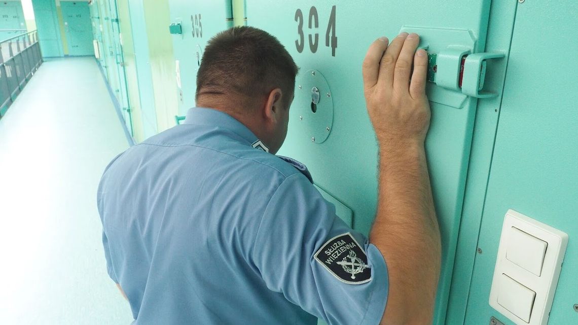 Bezwzględne dożywocie i konfiskata aut pijanych kierowców. Karniści: ta nowelizacja „cofa polskie prawo karne do czasów PRL”