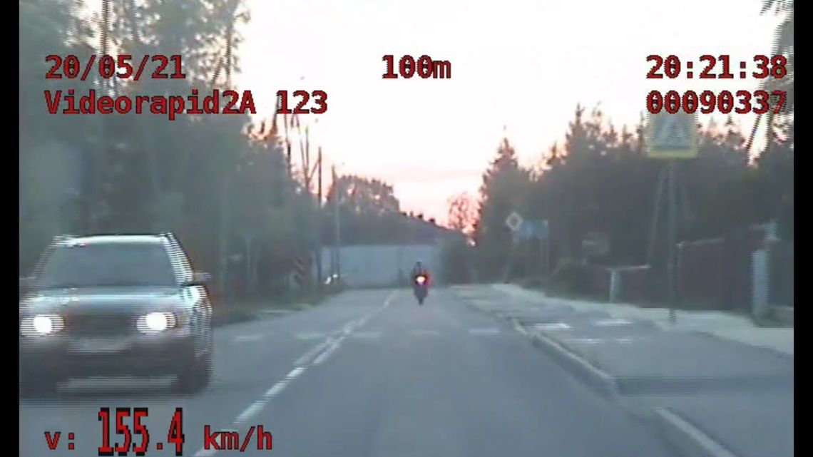 Biała Podlaska. 155 km/h motocyklem między domami [wideo]