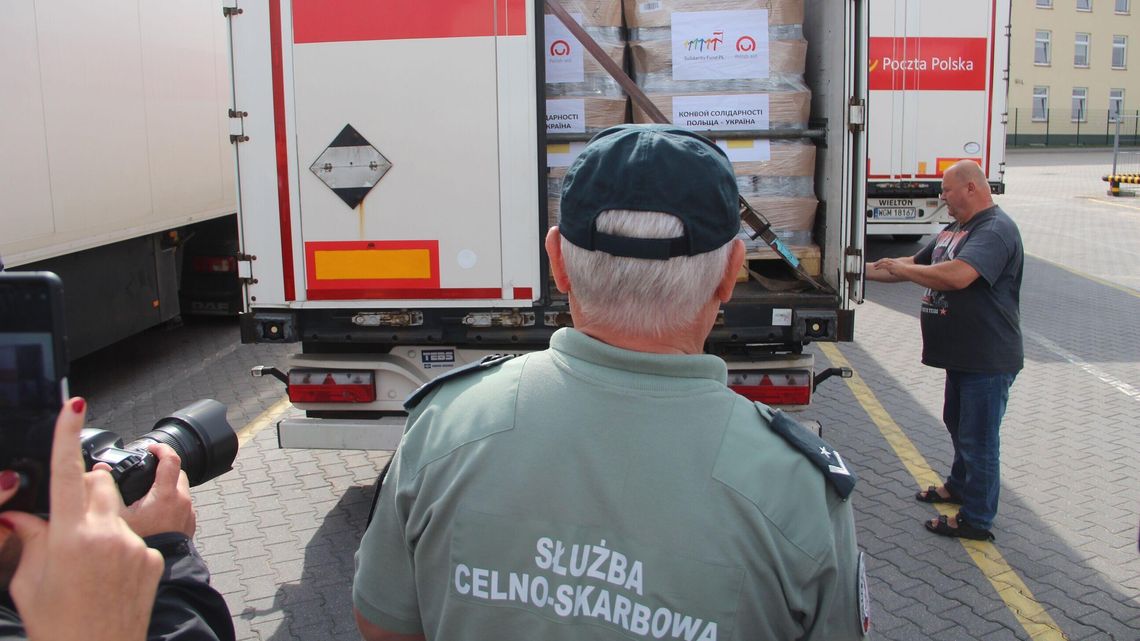 Biała Podlaska. 21 ciężarówek z pomocą wyjechało na Ukrainę