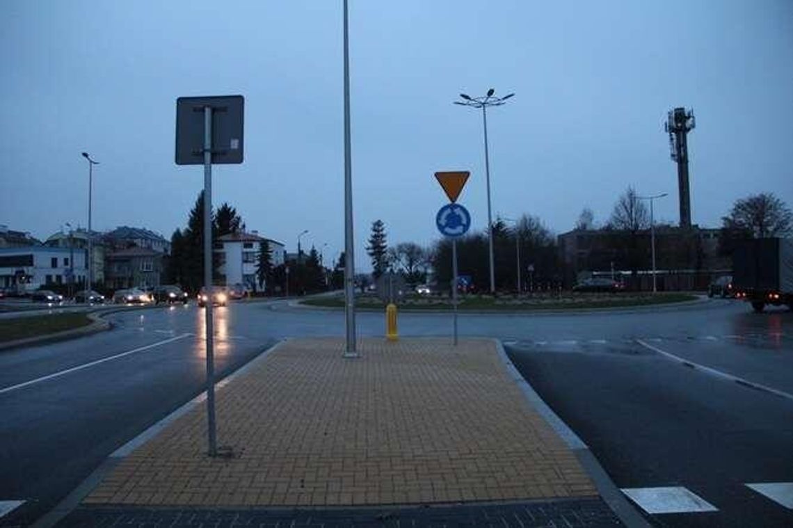 Biała Podlaska: Aleją Armii Krajowej i po rondzie. Już jeździmy 