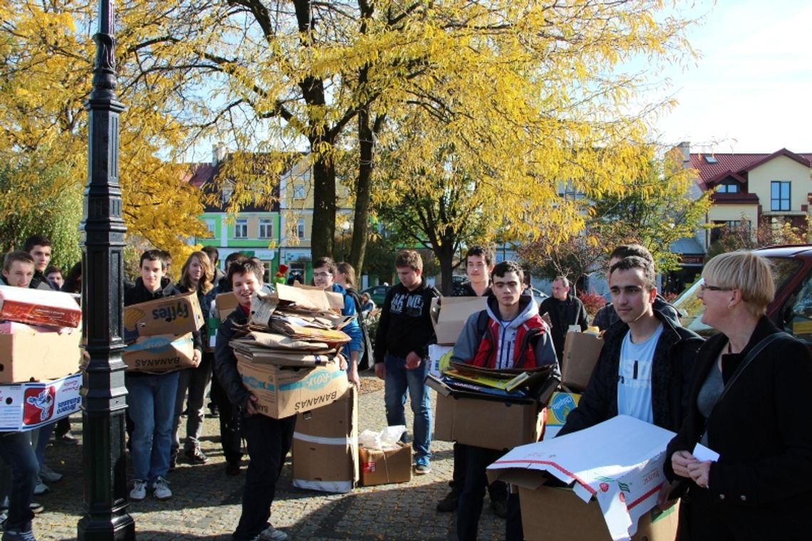 Biała Podlaska. Będą rozdawać sadzonki drzew za makulaturę