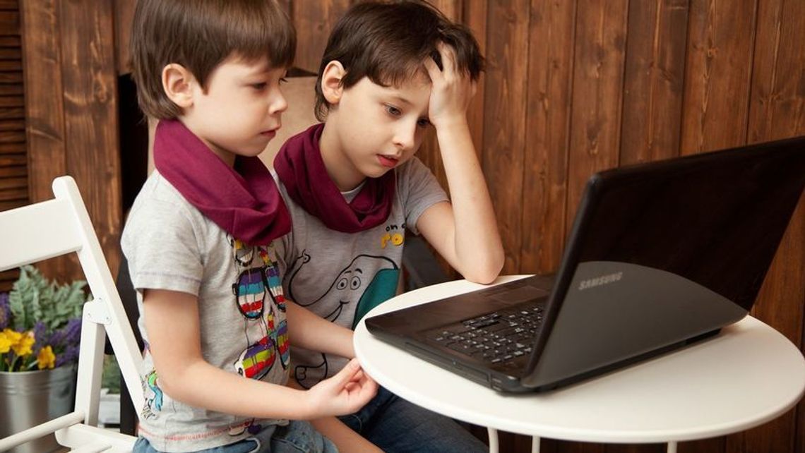 Biała Podlaska chce kupić 50 laptopów do zdalnej nauki dla uczniów 